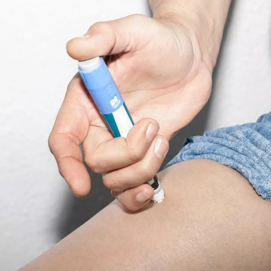 Explore how Ozempic’s weight loss benefits may indirectly improve vein health. Learn the potential impacts, risks, and expert recommendations.